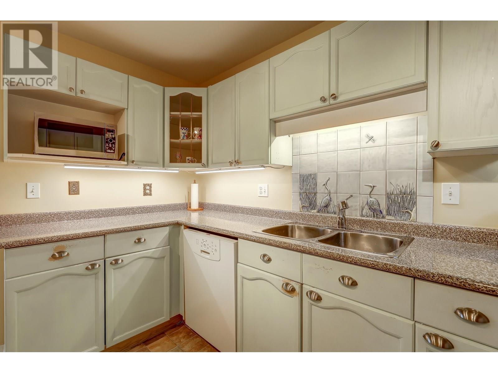 109 4955 River Road Property Photo 21