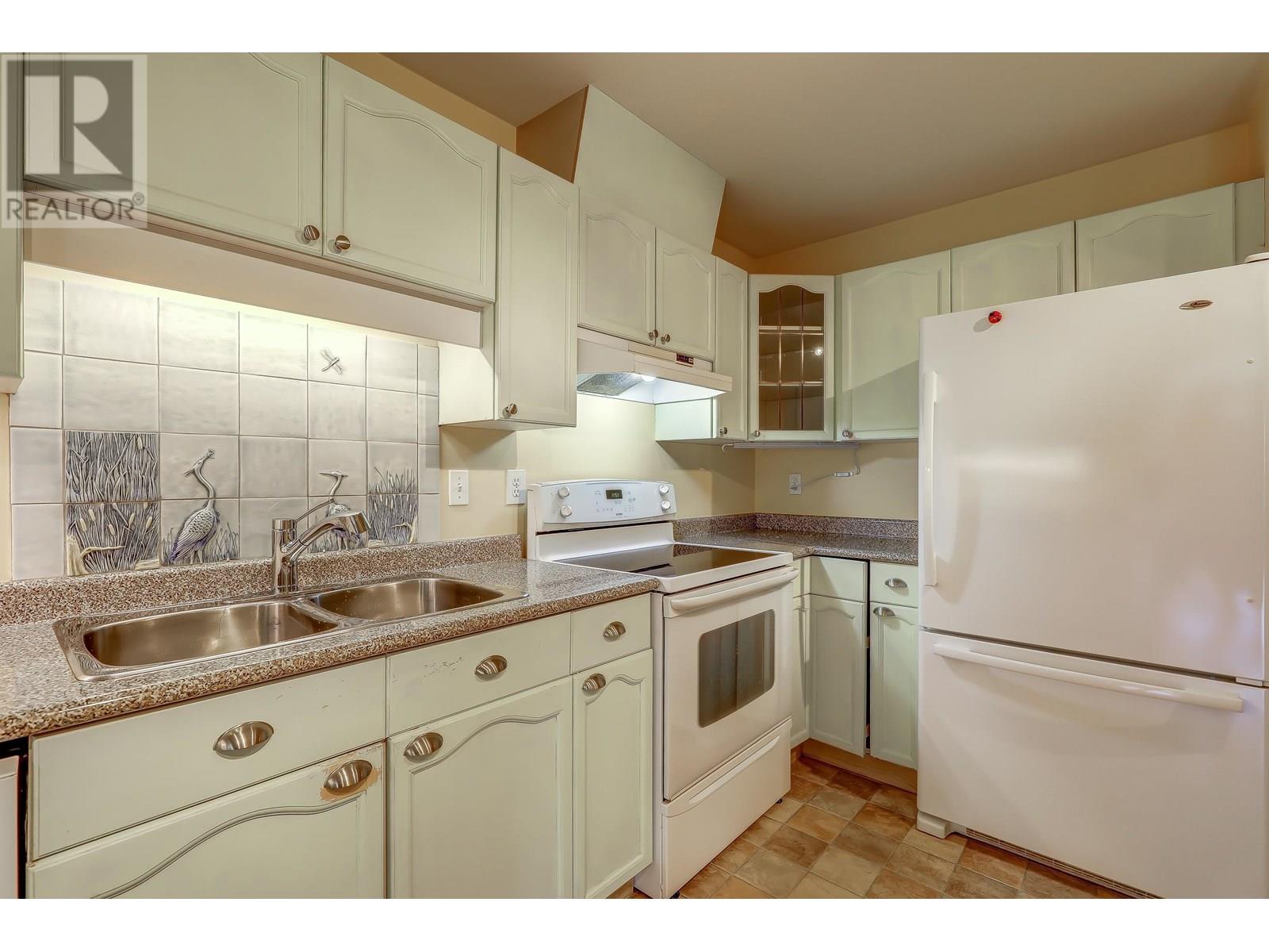 109 4955 River Road Property Photo 22