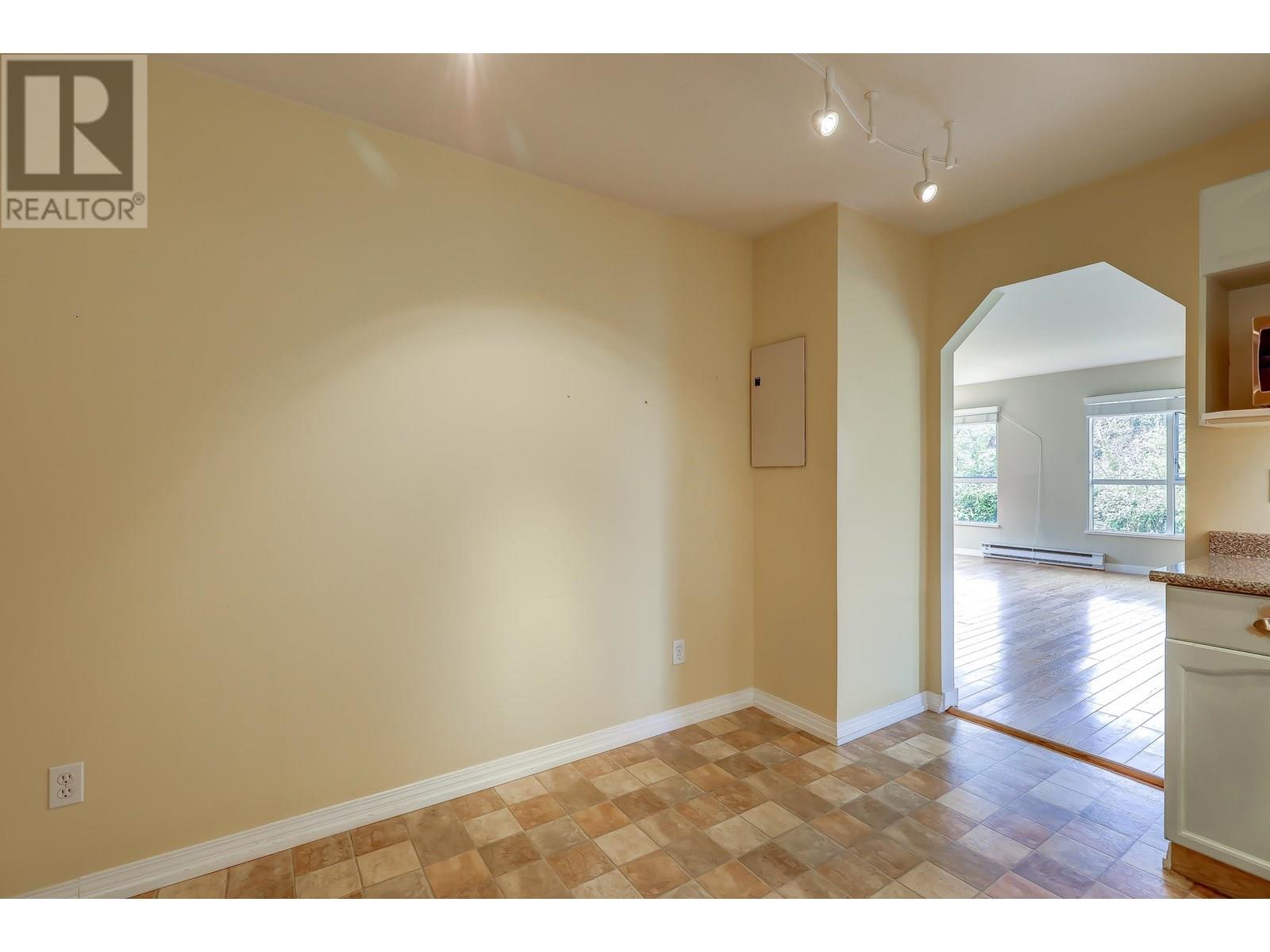 109 4955 River Road Property Photo 25
