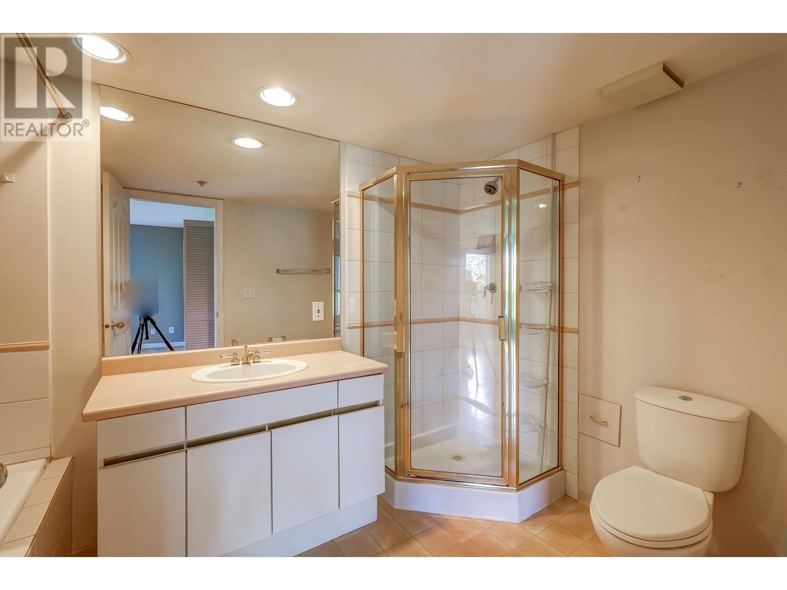 109 4955 River Road Property Photo 30