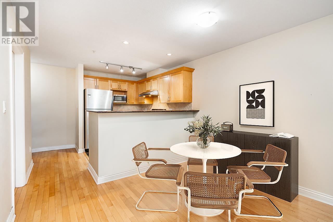 301 2015 TRAFALGAR STREET Property Image