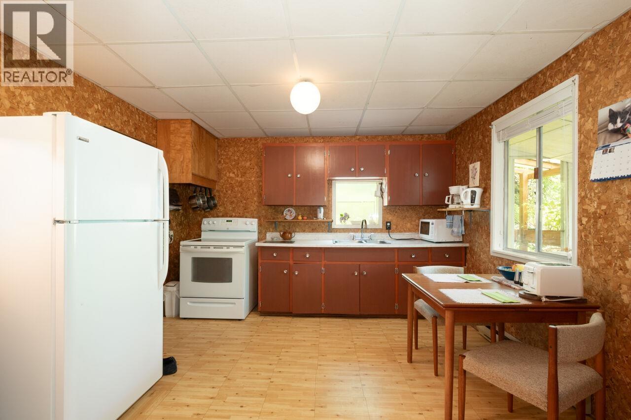 508 Collins Road Property Photo 6