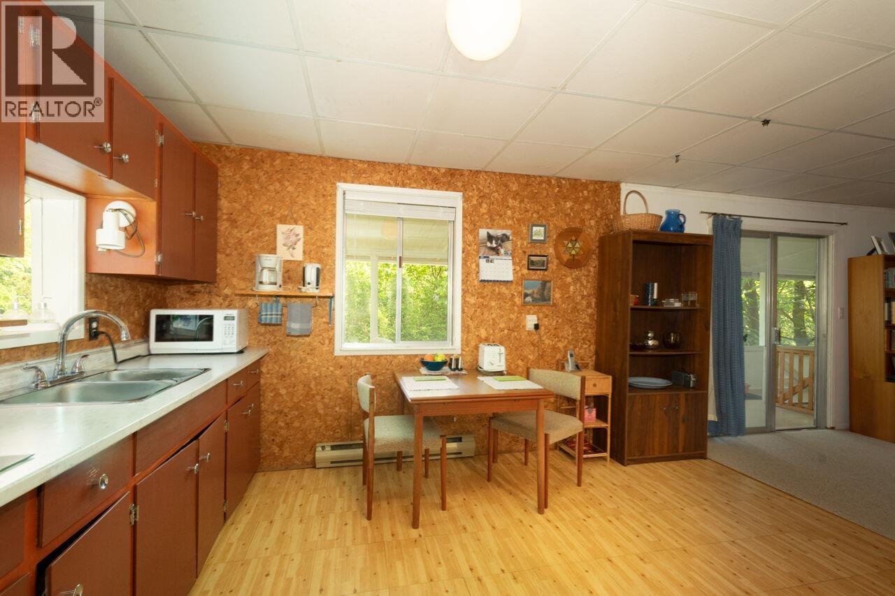 508 Collins Road Property Photo 7