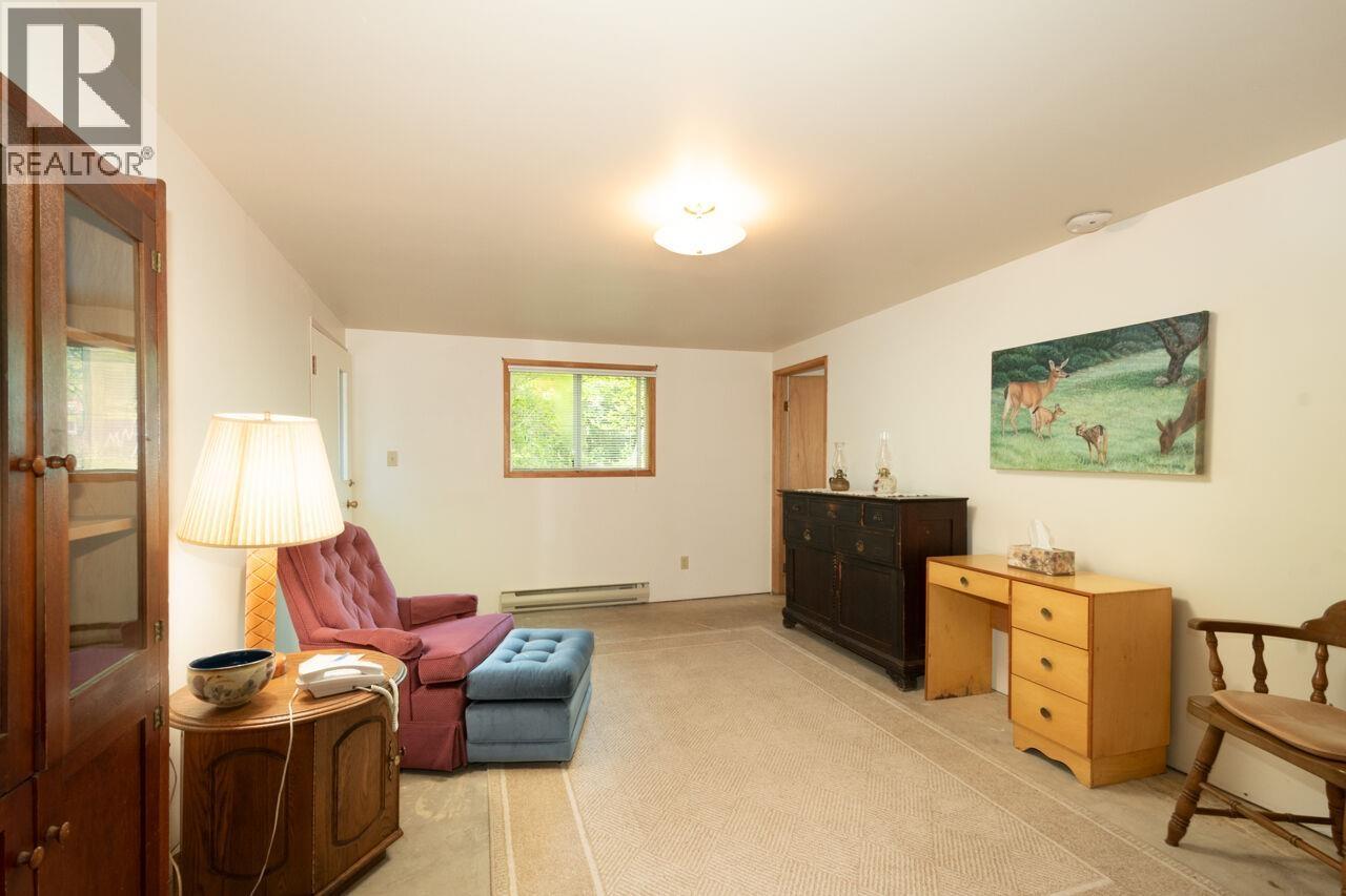 508 Collins Road Property Photo 14