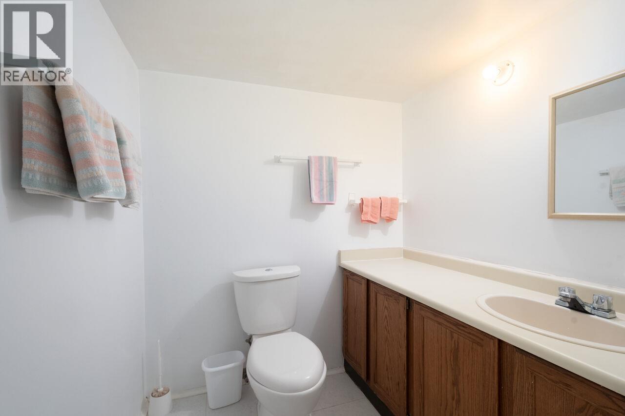 508 Collins Road Property Photo 16