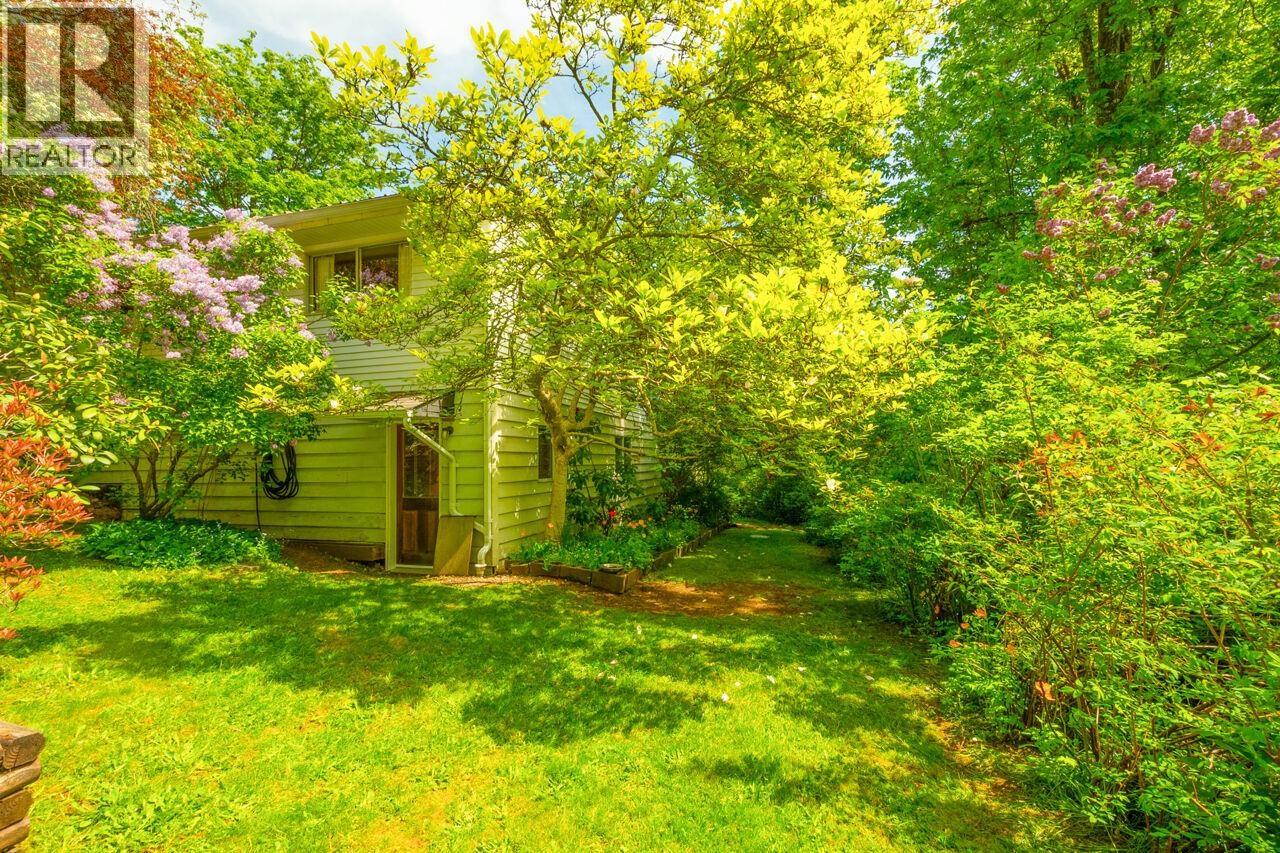 508 Collins Road Property Photo 25