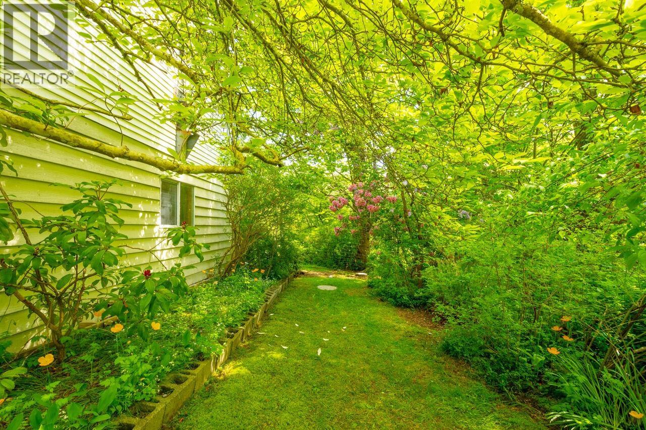 508 Collins Road Property Photo 26