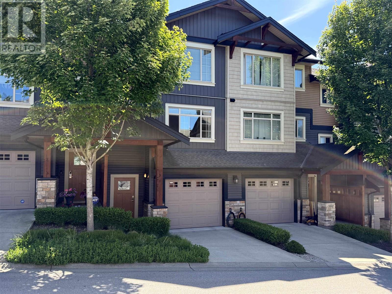 3 11305 240 STREET