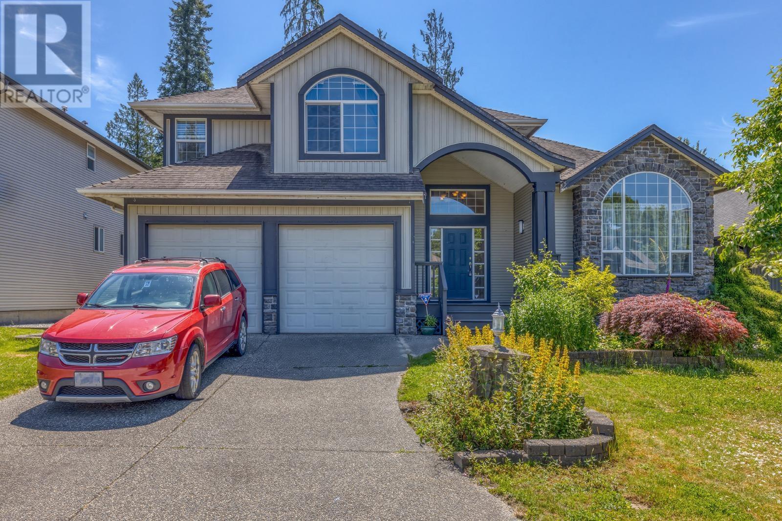 22734 HOLYROOD AVENUE Property Photo 1