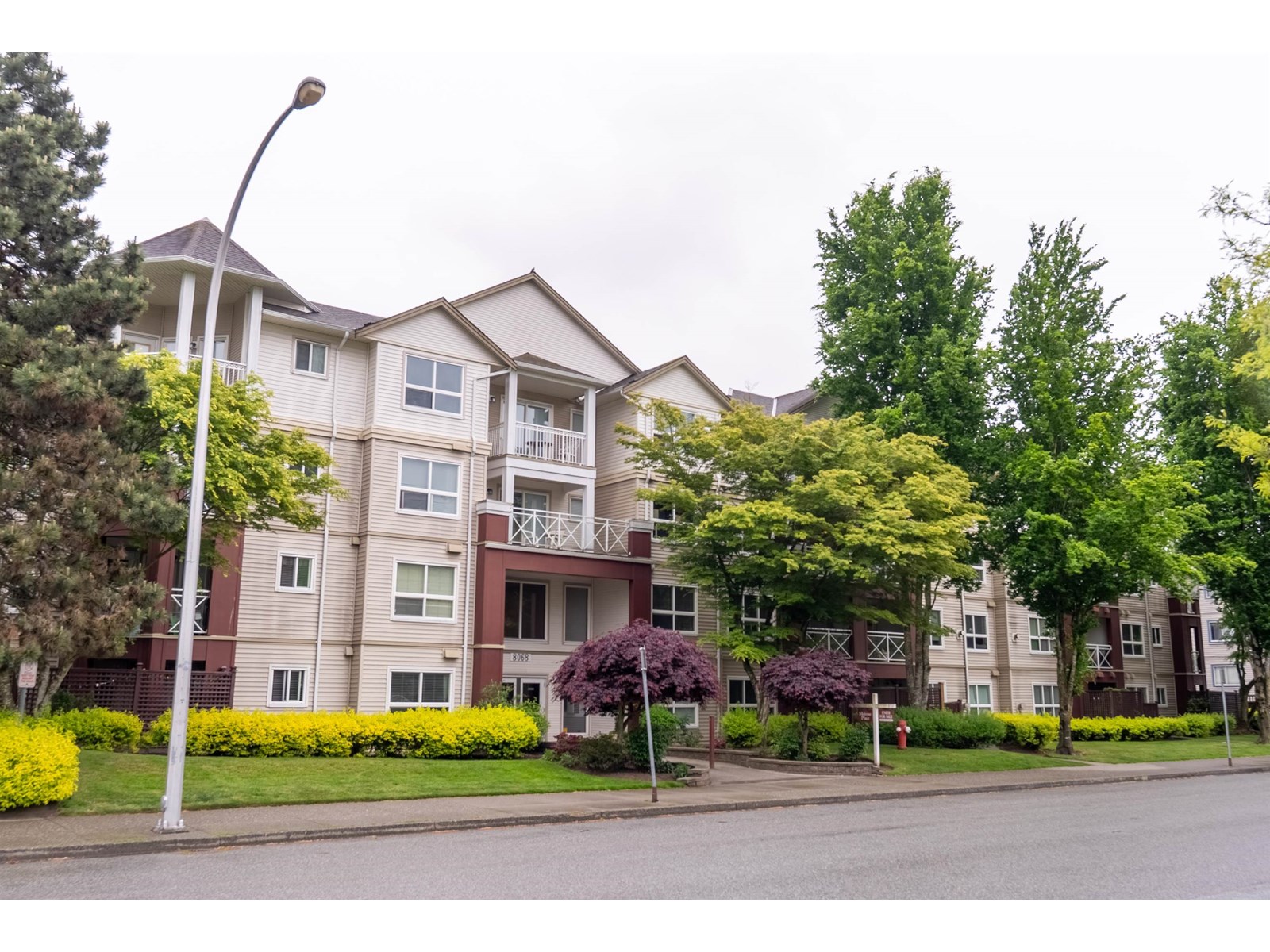 128 8068 120a Street Property Photo 1