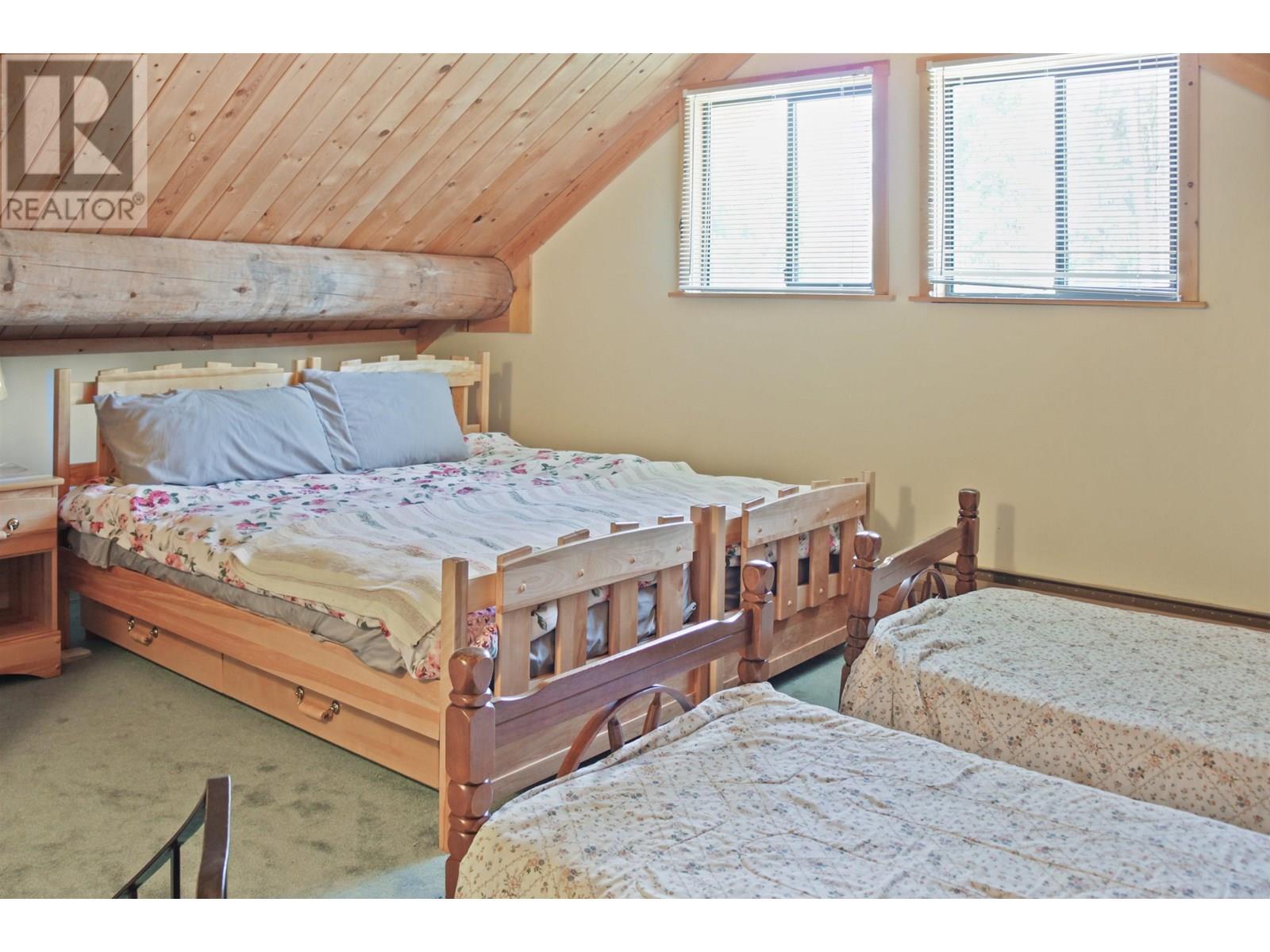 6437 Shore Court Property Photo 16