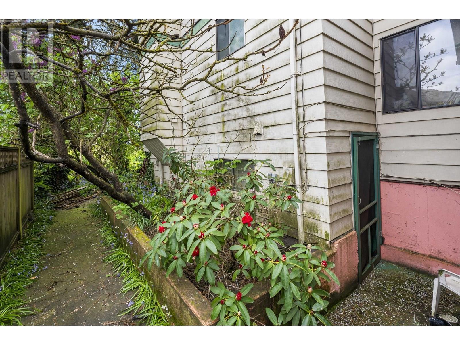 451 E Eighth Avenue Property Photo 7