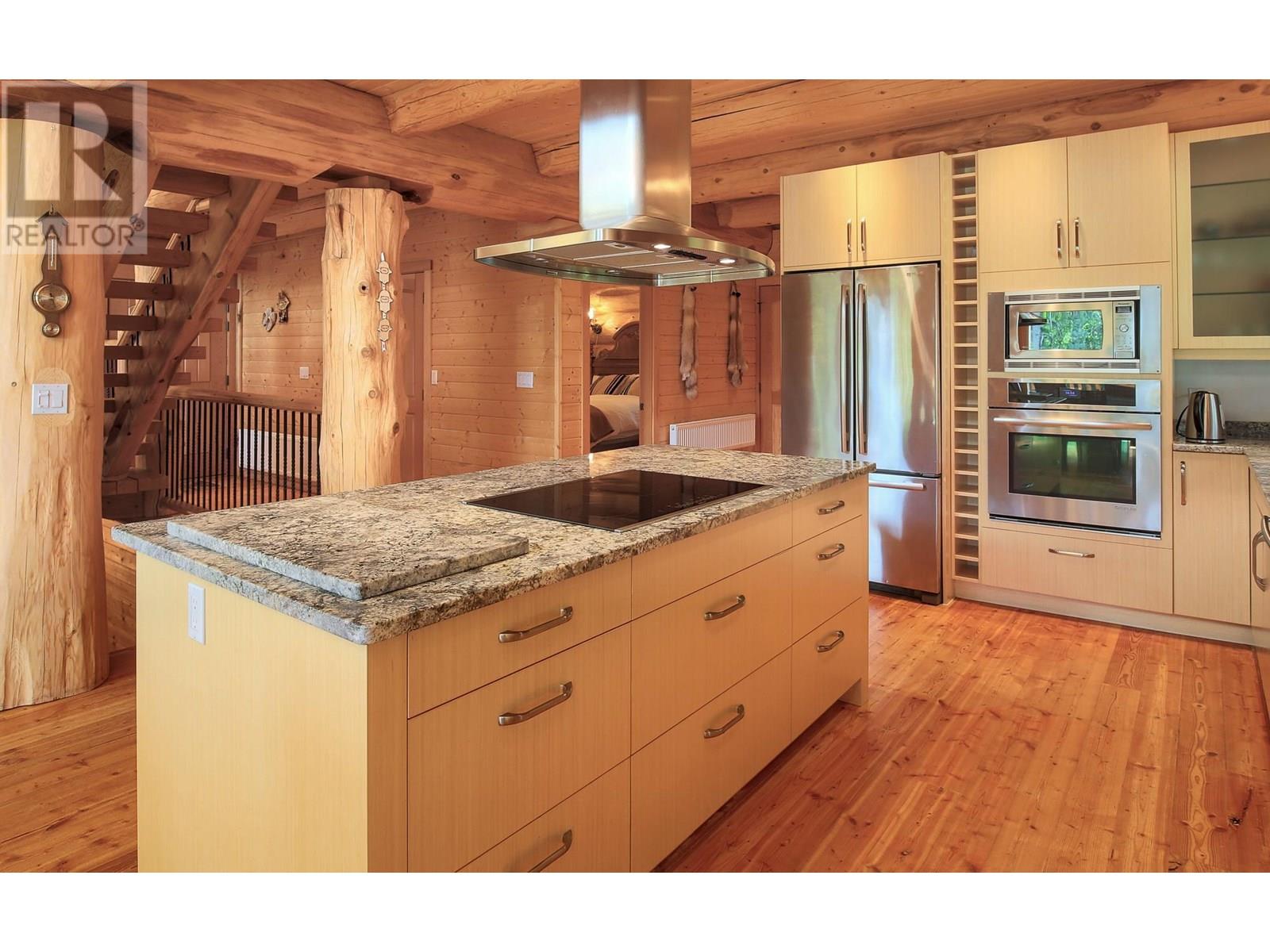 6256 Leamont Place Property Photo 10