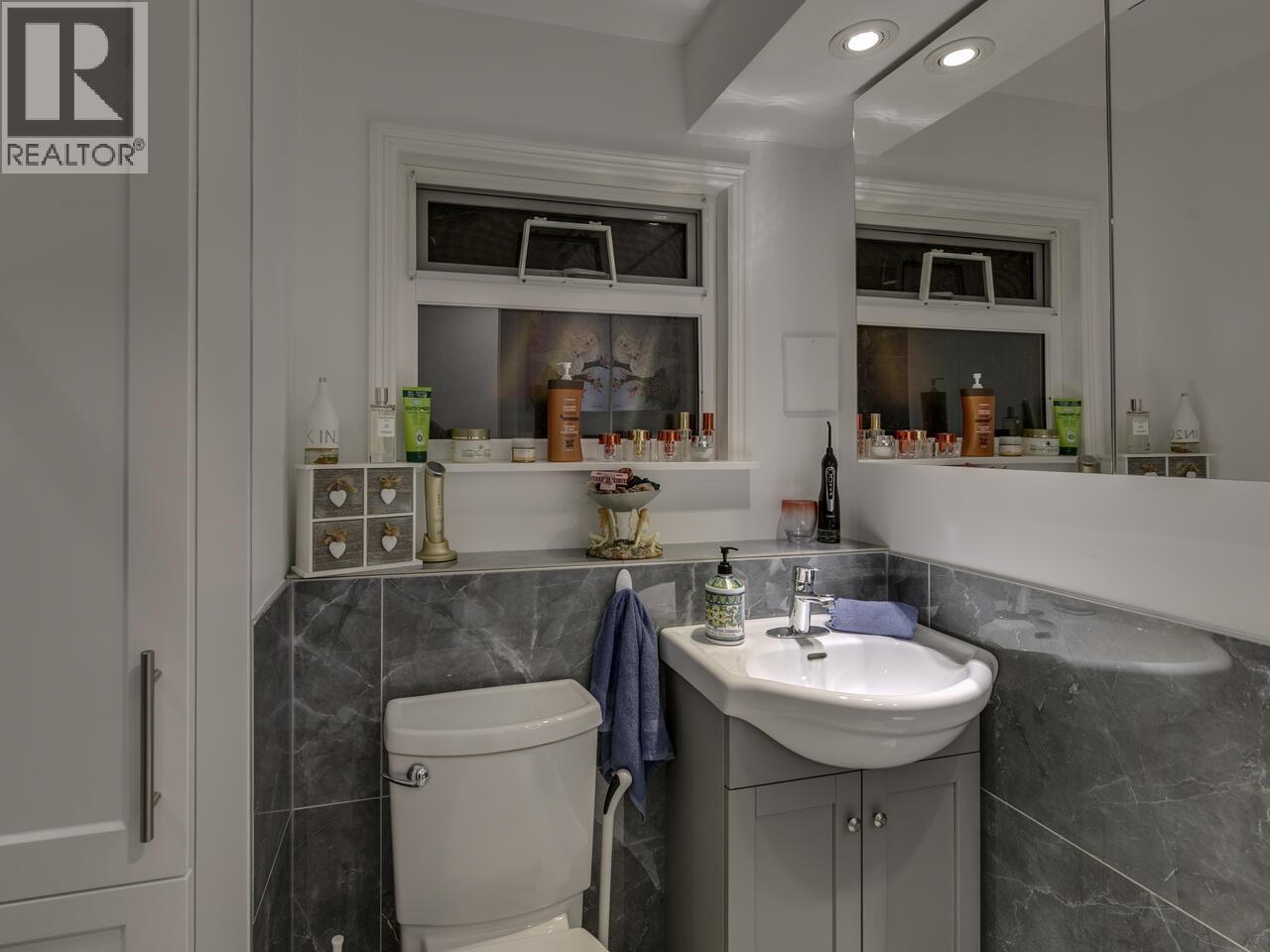 491 Midvale Street Property Photo 27