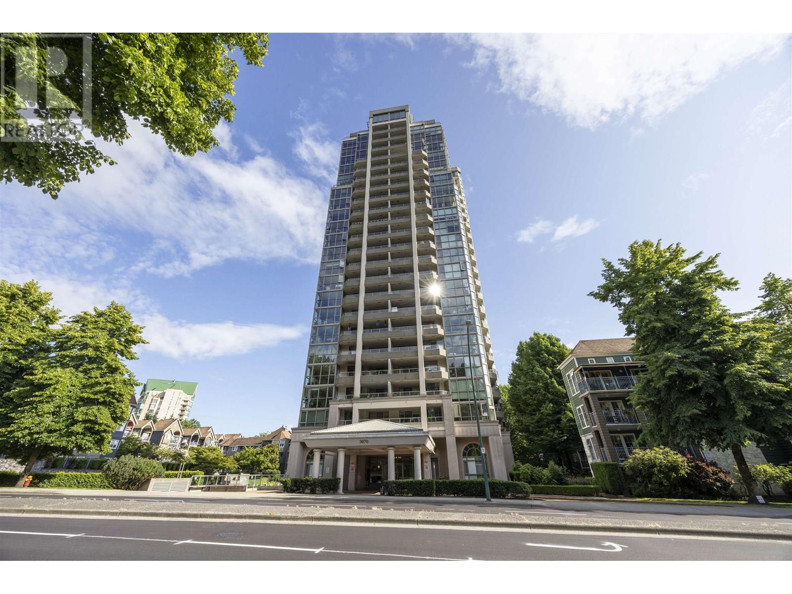 1501 3070 GUILDFORD WAY Property Photo 1