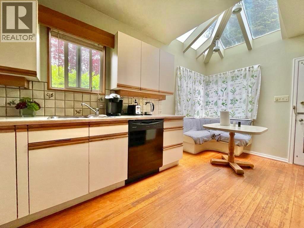 7606 Angus Drive Property Photo 10