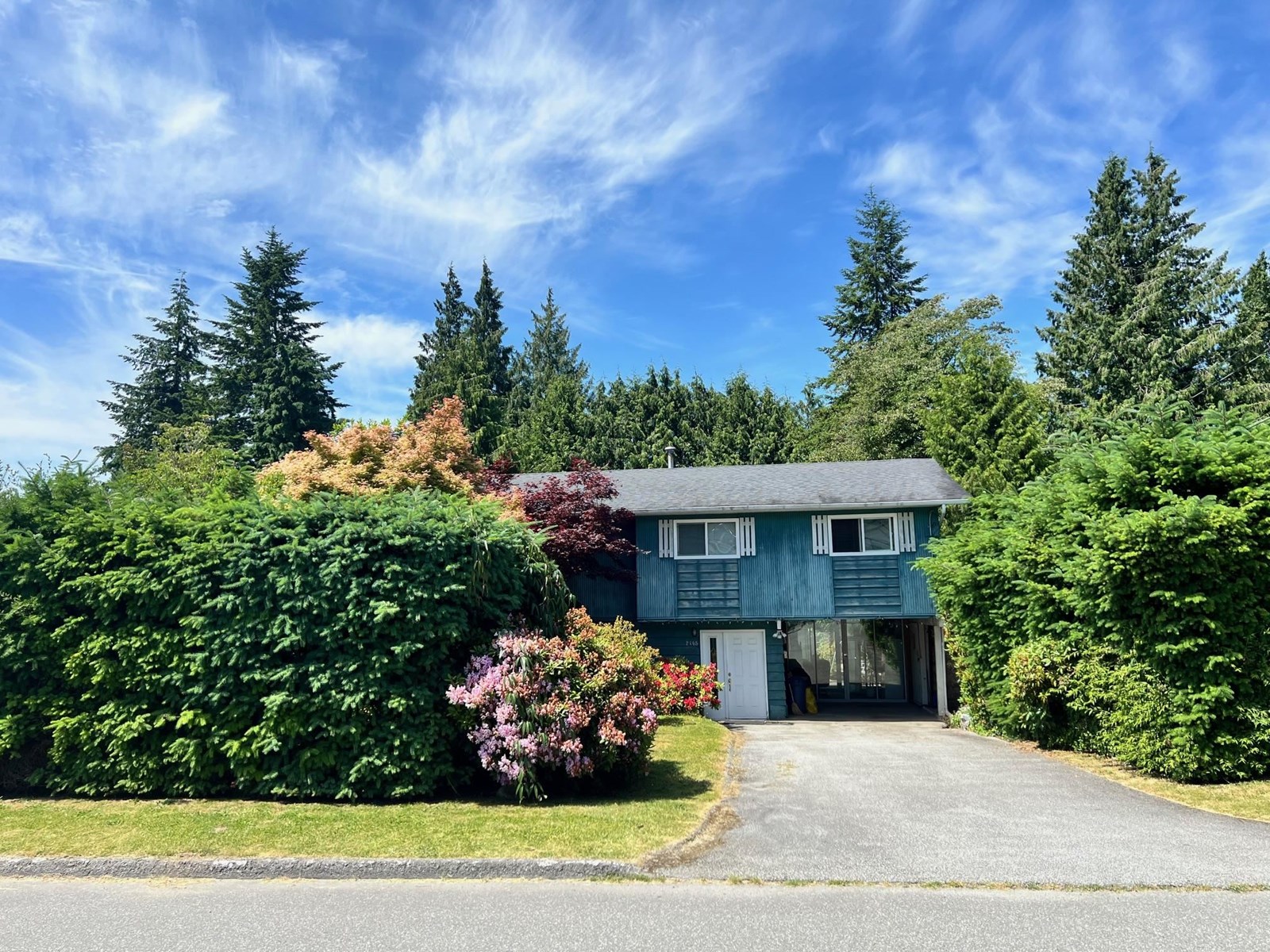 7165 115 Street Property Photo 2