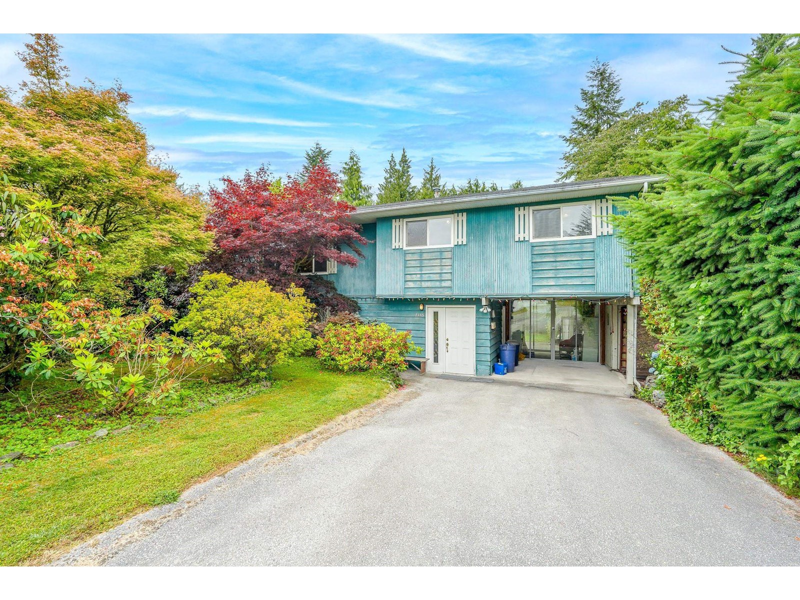 7165 115 Street Property Photo 3