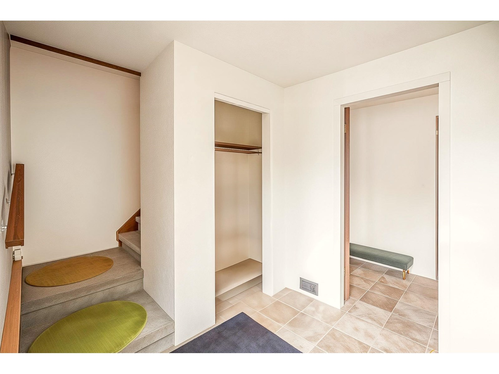 7165 115 Street Property Photo 4