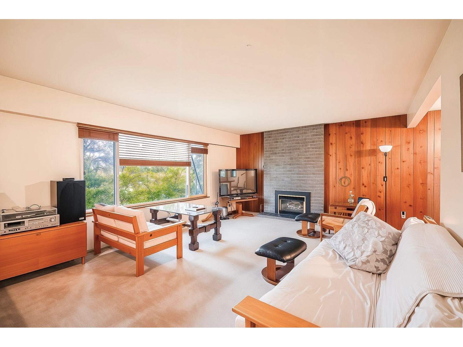 7165 115 Street Property Photo 5