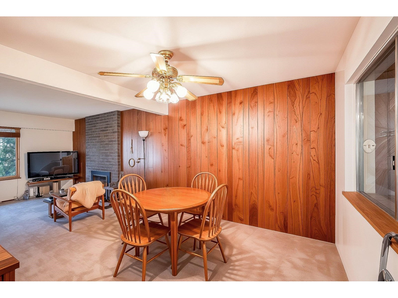 7165 115 Street Property Photo 8