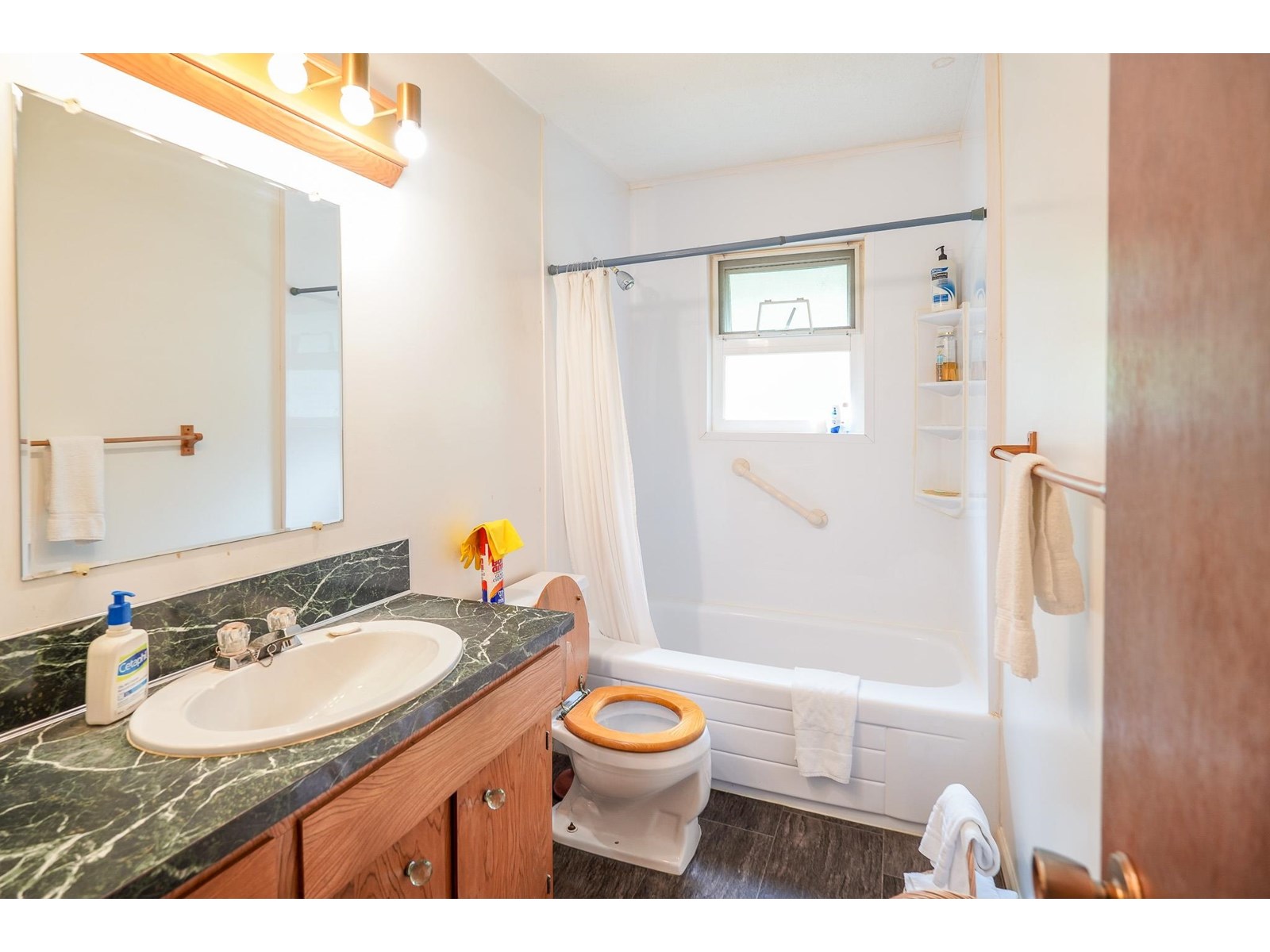 7165 115 Street Property Photo 12