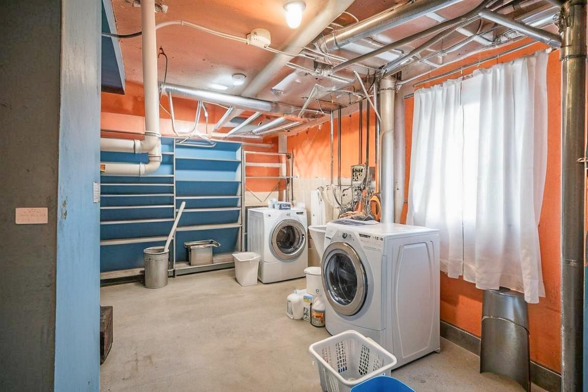 7165 115 Street Property Photo 16