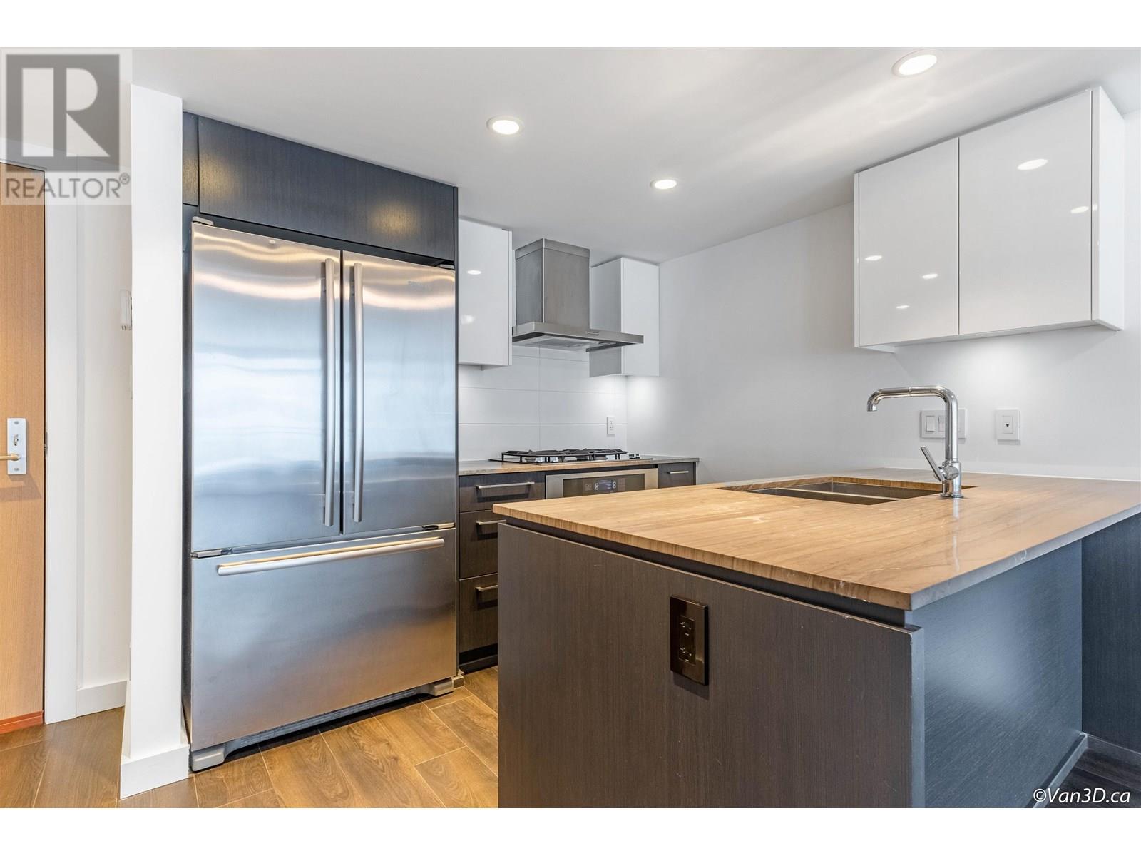 816 1618 QUEBEC STREET Property Photo 1