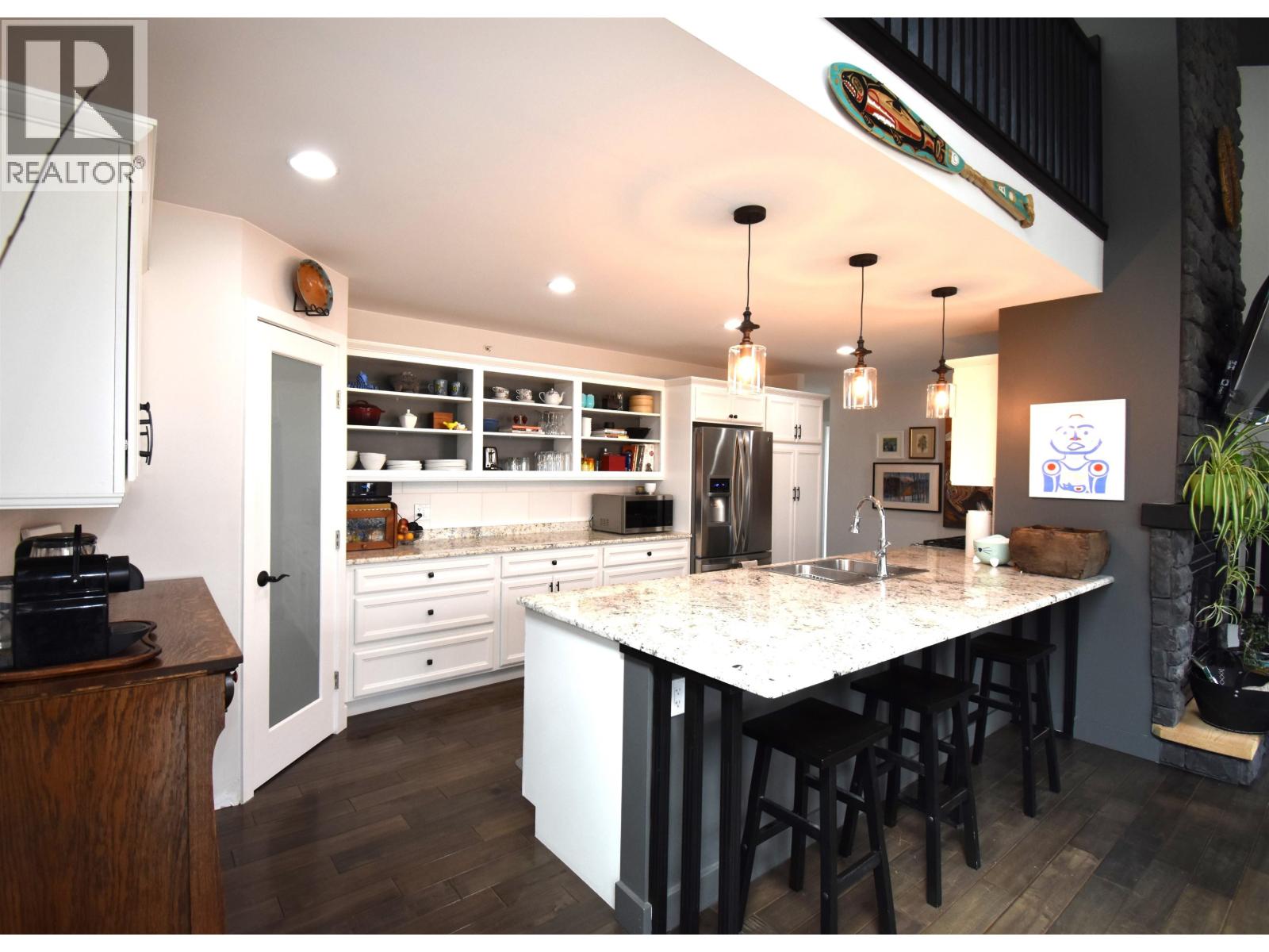 9 Starliter Way Property Photo 8