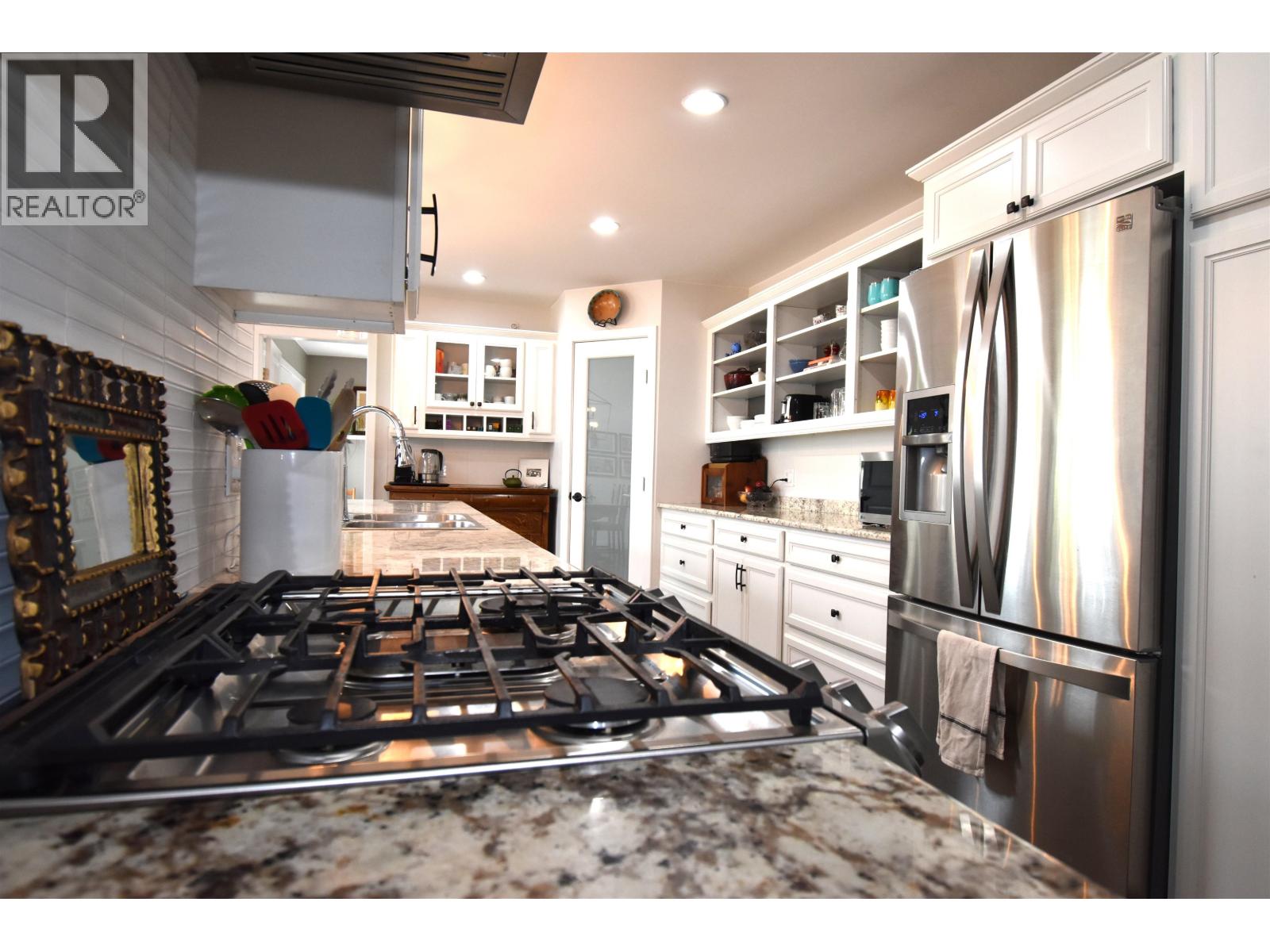 9 Starliter Way Property Photo 10