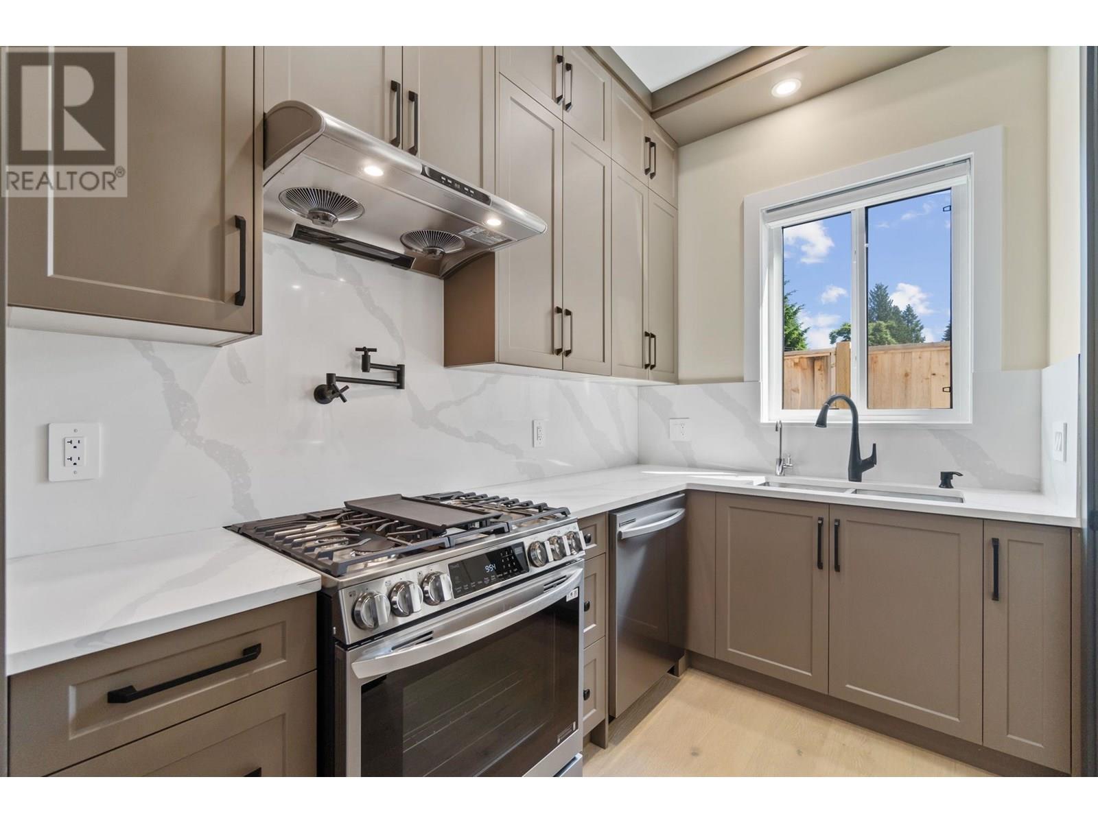 841 Rondeau Street Property Photo 10