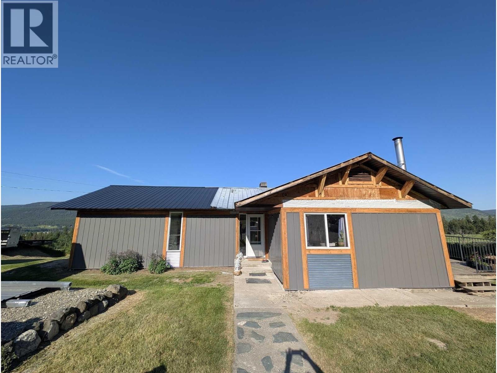 10281 Lee Road Property Photo 3