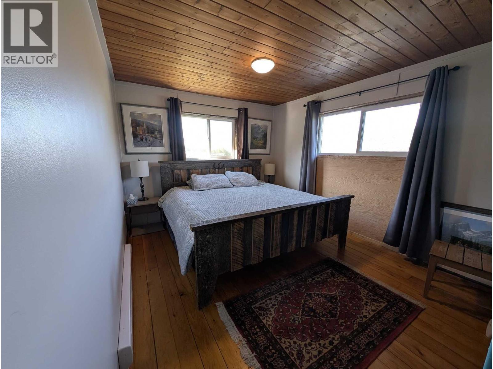 10281 Lee Road Property Photo 11