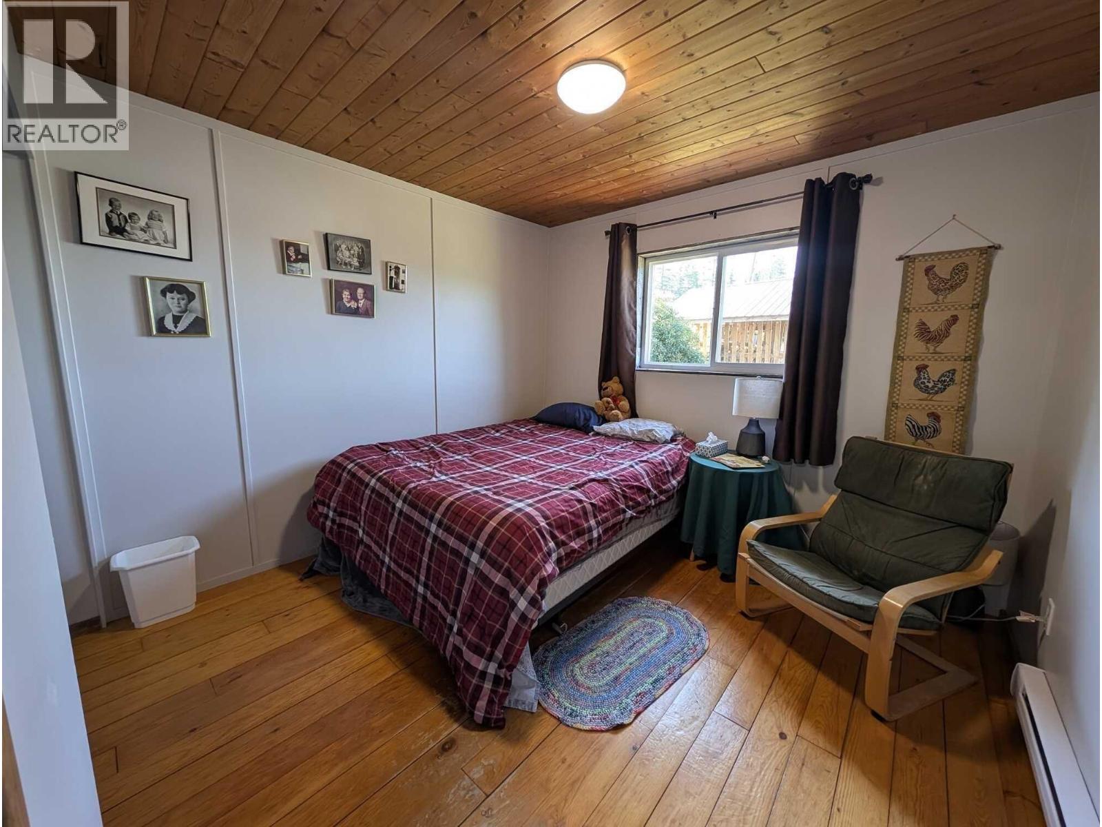 10281 Lee Road Property Photo 12