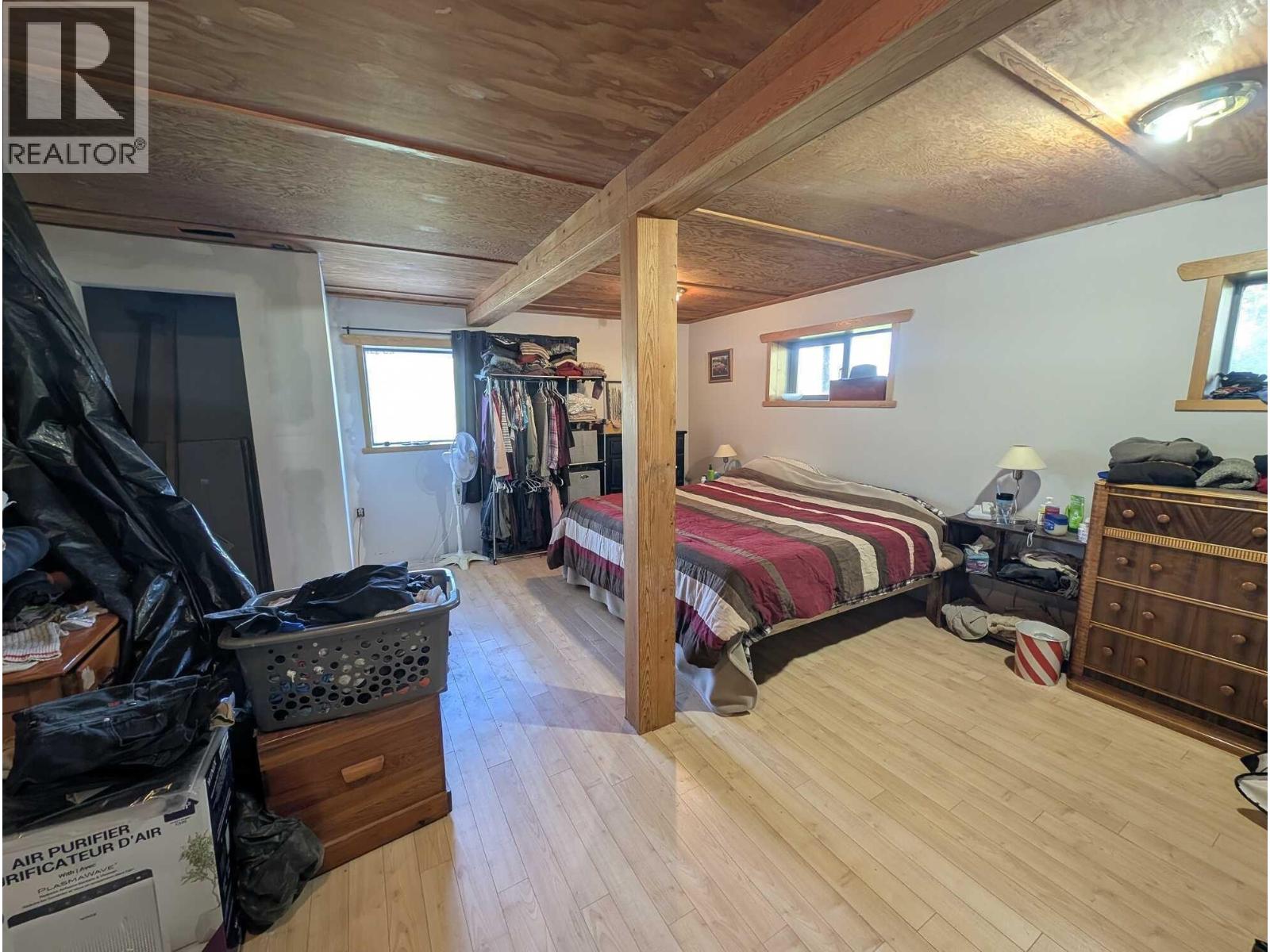 10281 Lee Road Property Photo 15