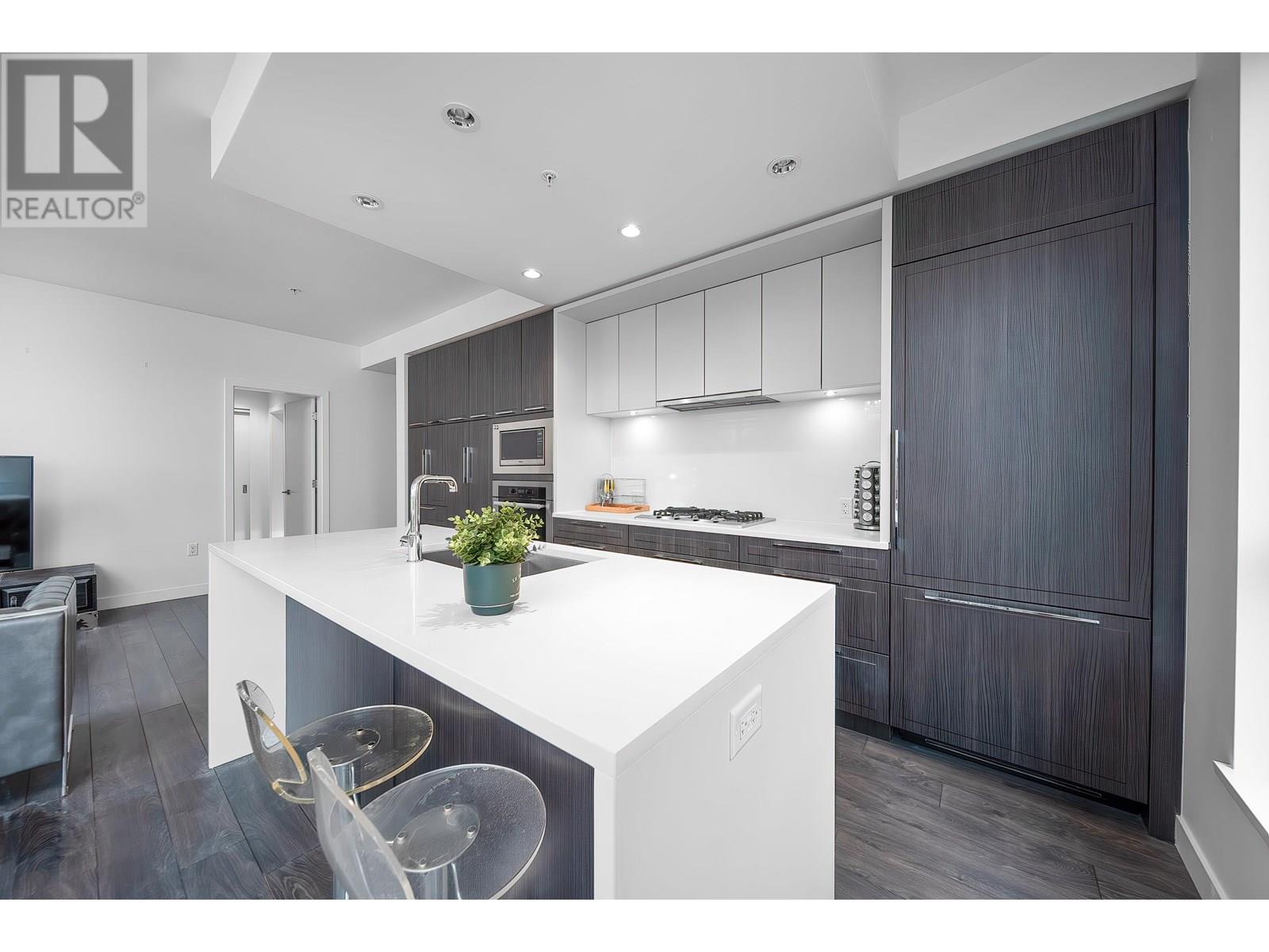 6677 Cambie Street #505 Property Photo 3