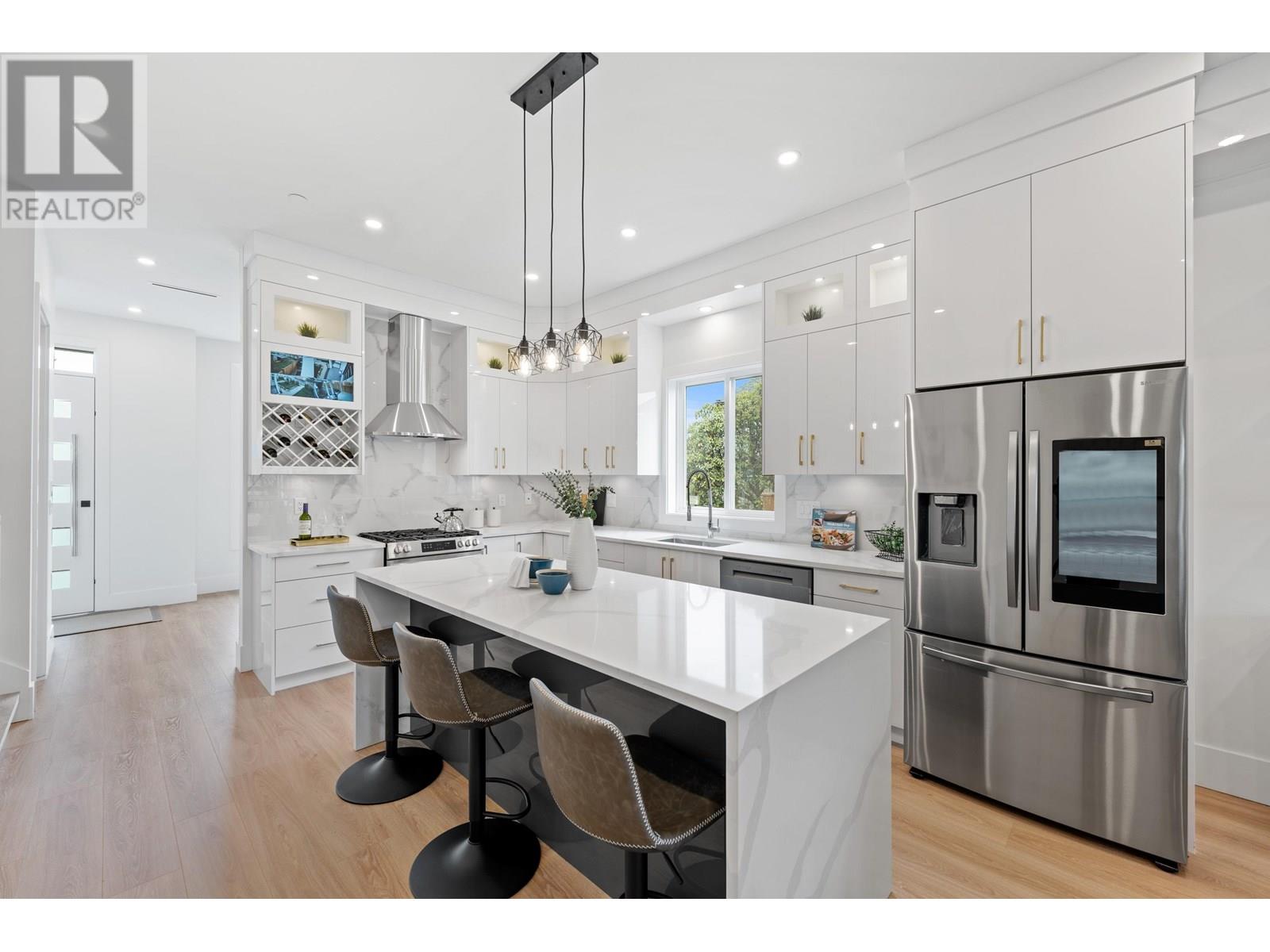 1 122 EIGHTH AVENUE Property Photo 1