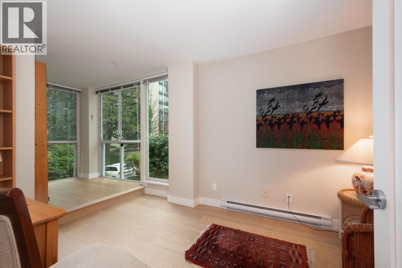 301 1455 Duchess Avenue Property Photo 21