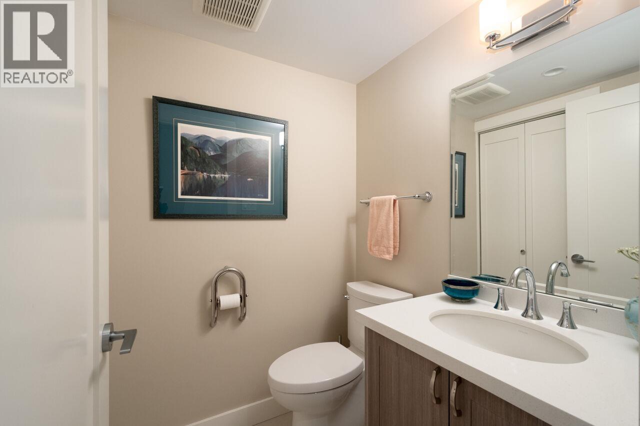 301 1455 Duchess Avenue Property Photo 25