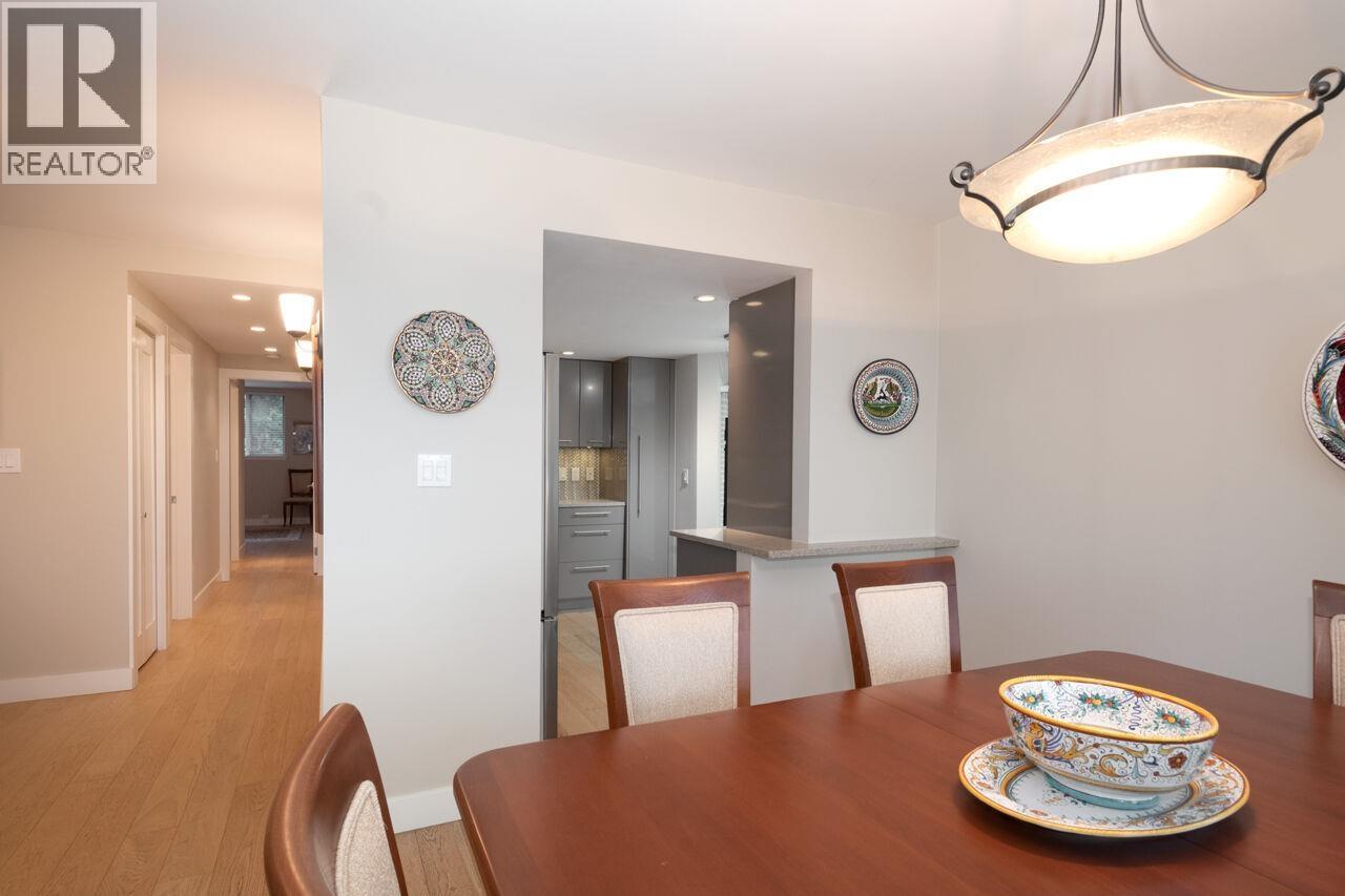 301 1455 Duchess Avenue Property Photo 26