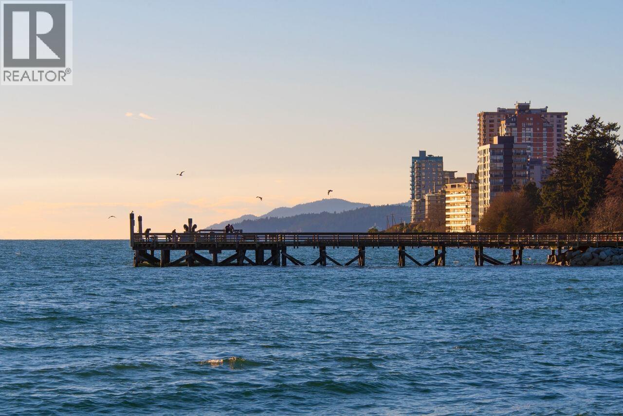 301 1455 Duchess Avenue Property Photo 32