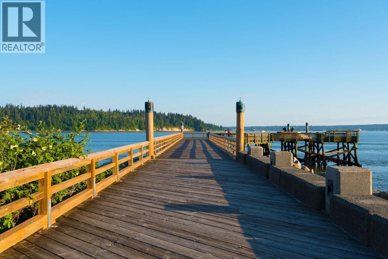 301 1455 Duchess Avenue Property Photo 33