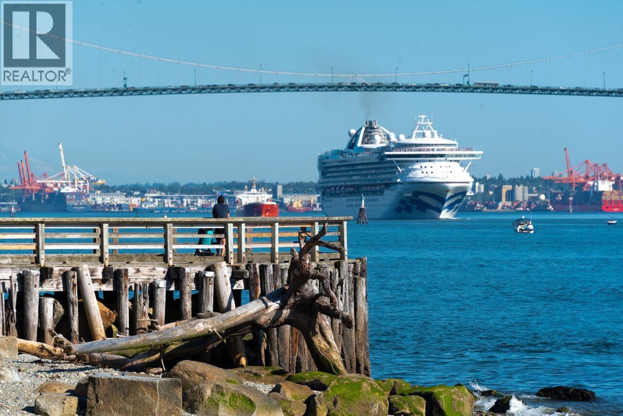 301 1455 Duchess Avenue Property Photo 37