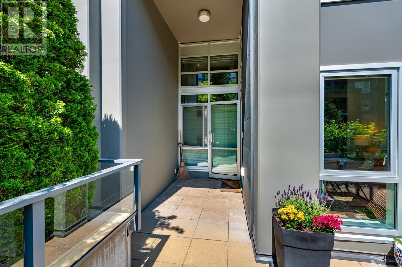 6 9150 University High Street Property Photo 2