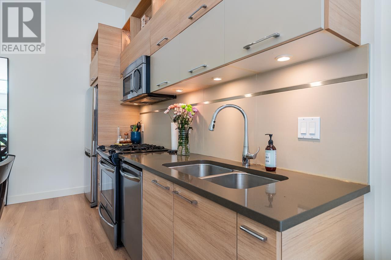 6 9150 University High Street Property Photo 15