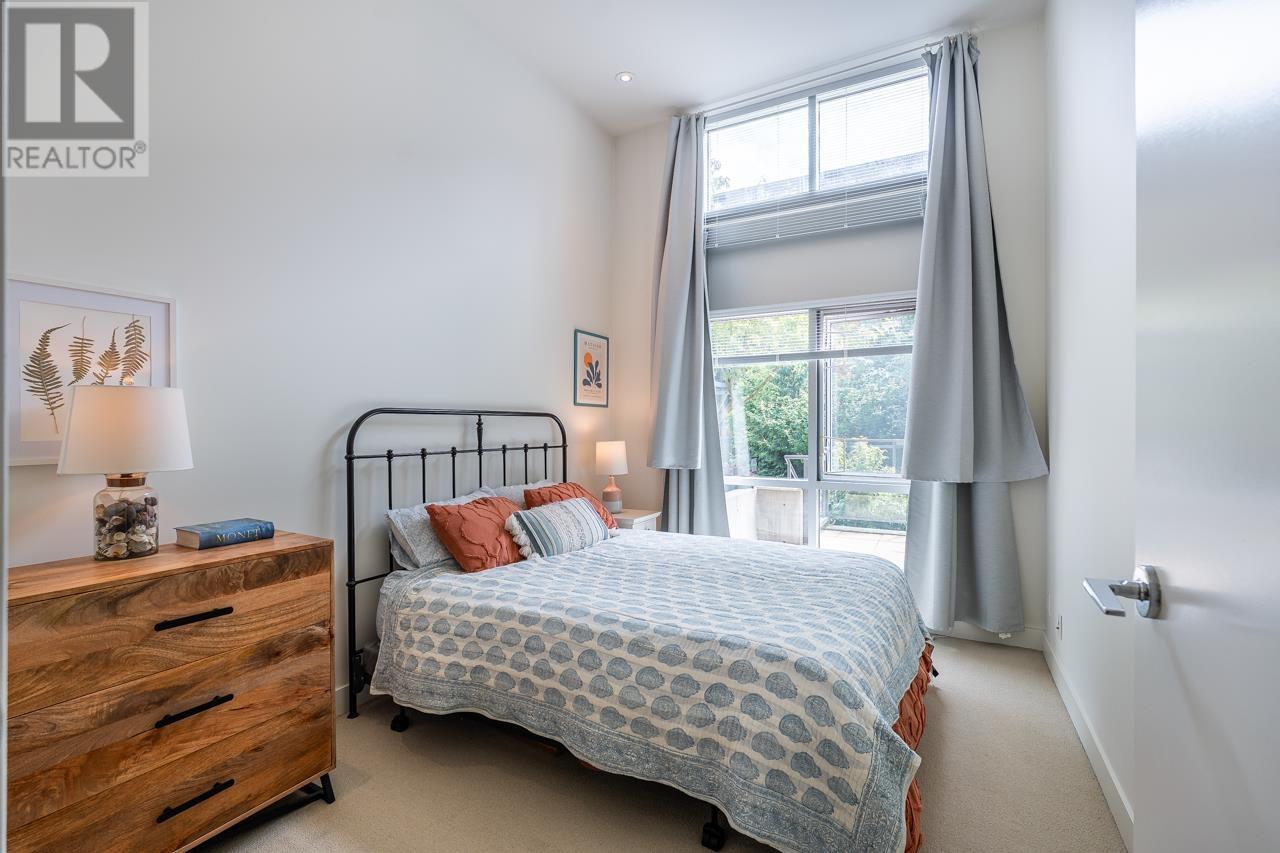6 9150 University High Street Property Photo 17