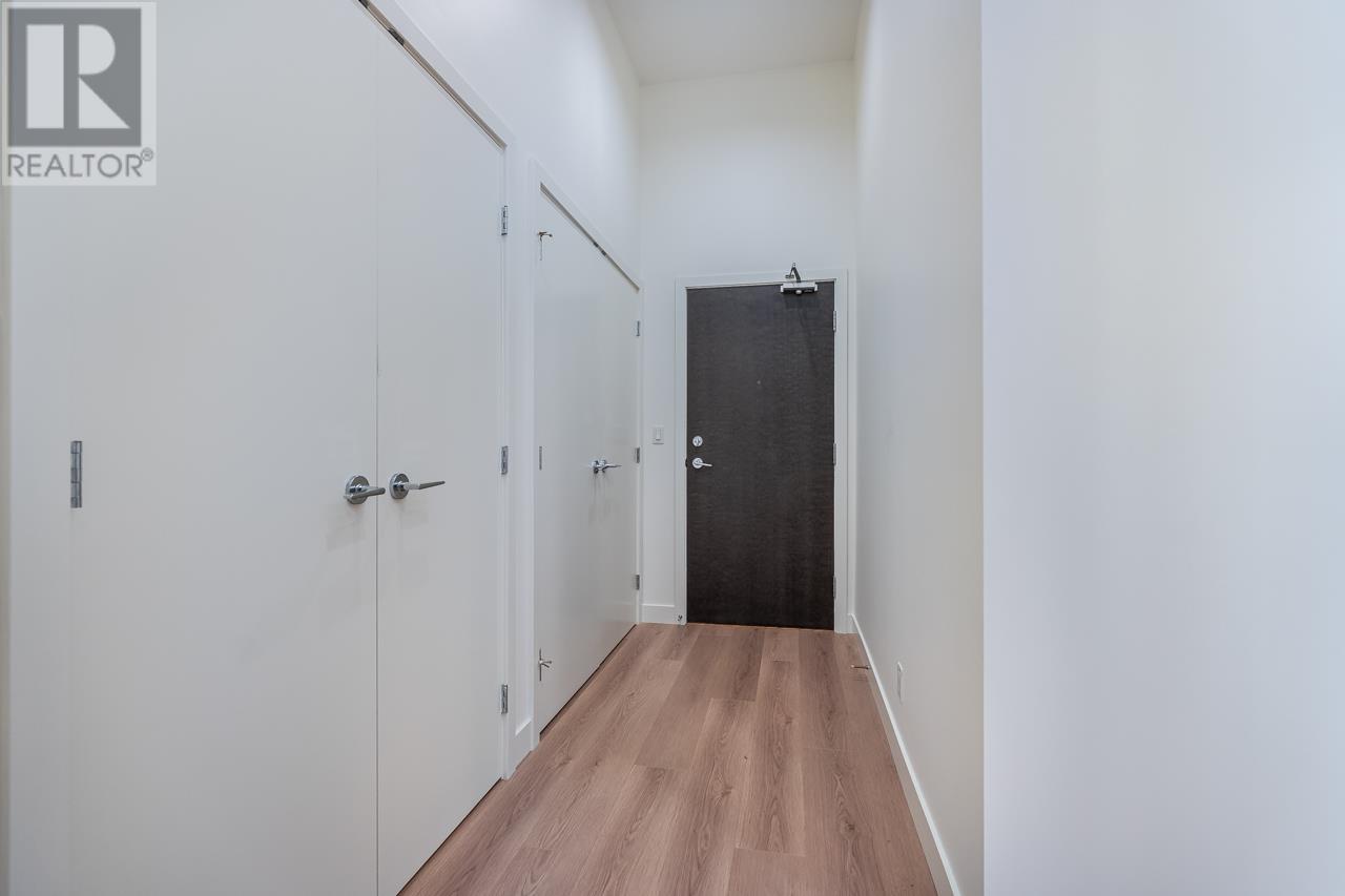 6 9150 University High Street Property Photo 25