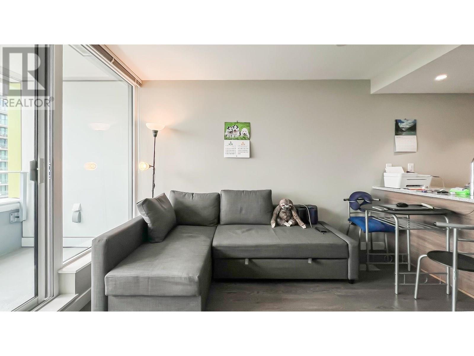 2705 488 Sw Marine Drive Property Photo 3