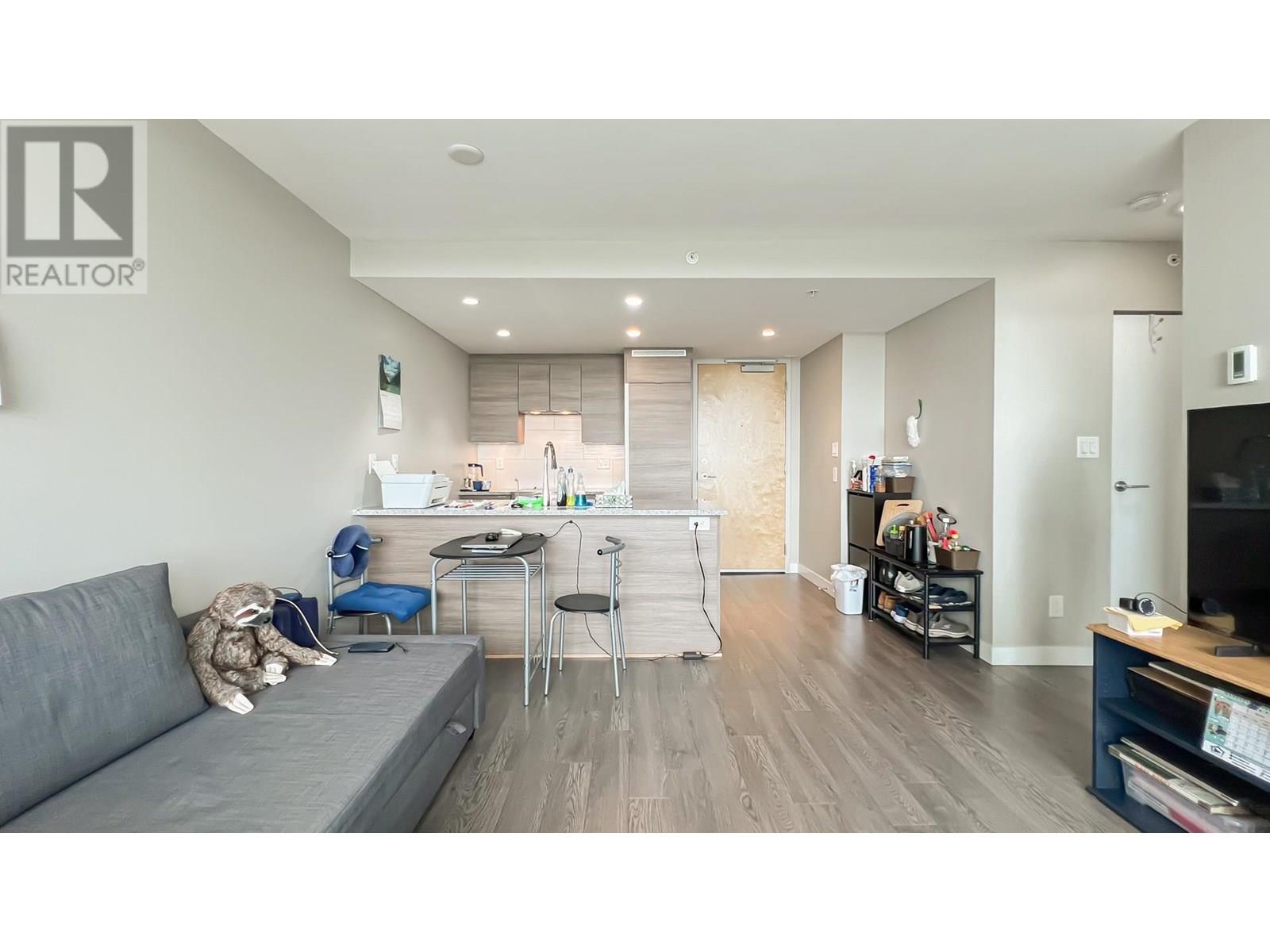 2705 488 Sw Marine Drive Property Photo 4