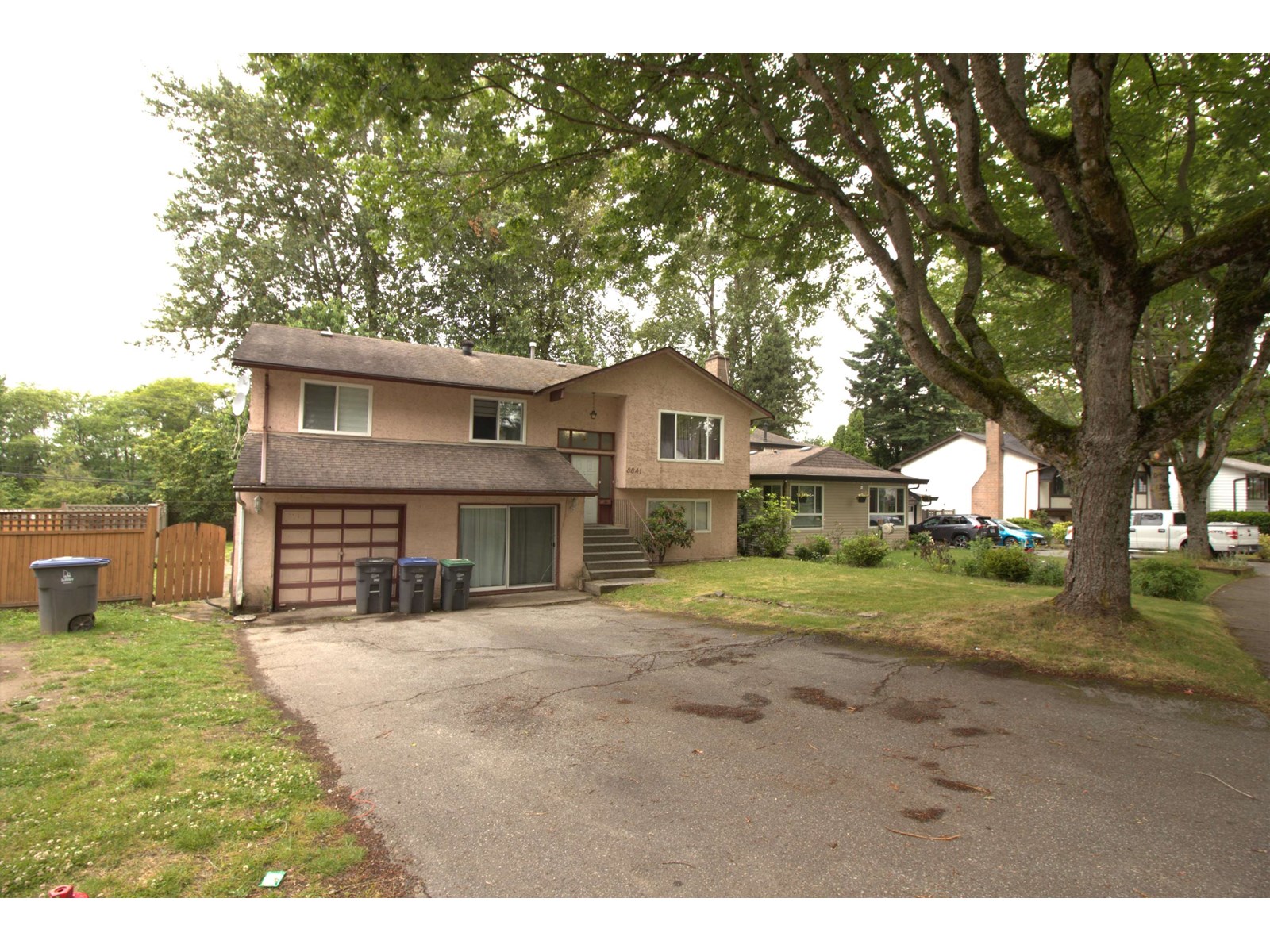 8841 140a Property Photo 3